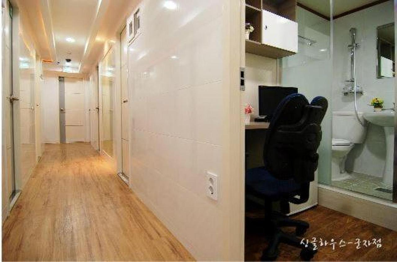 Capsule hotel Single House 2*